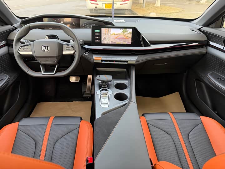 Фото 7 - Changan UNI-V