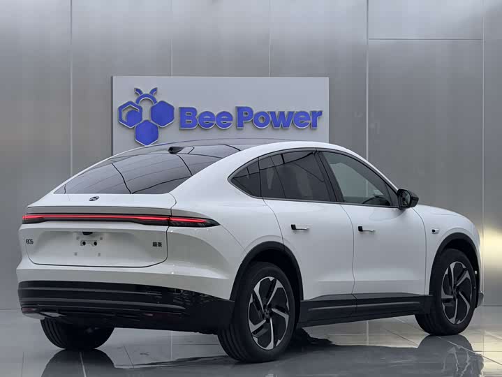 Фото 4 - Nio EC6