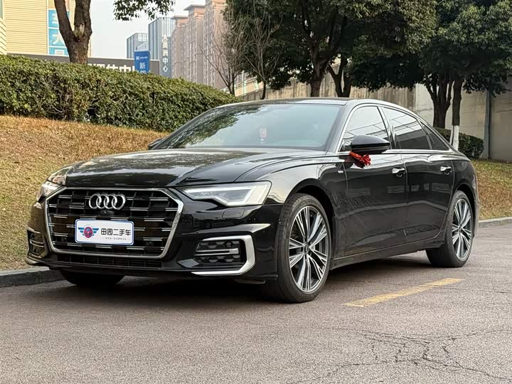 Фото 1 - Audi A6L