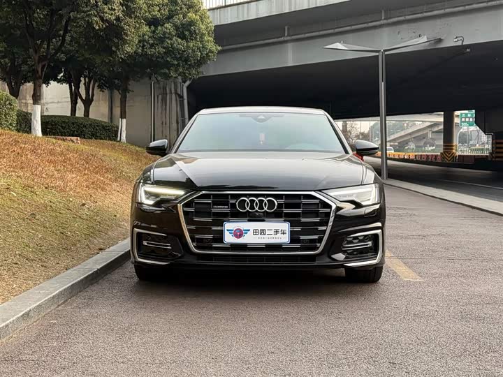 Фото 2 - Audi A6L