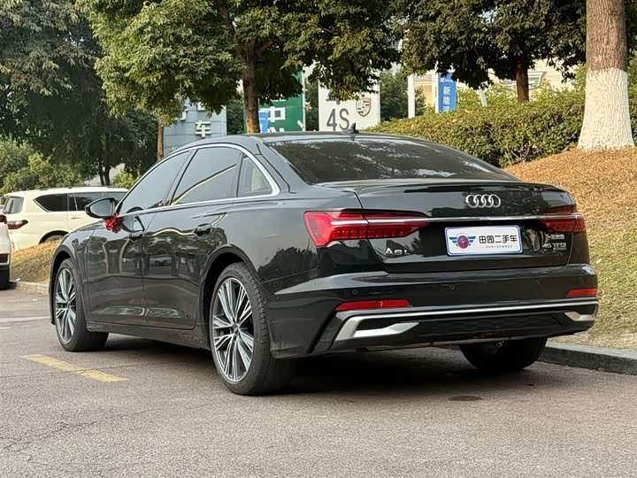 Фото 4 - Audi A6L