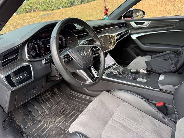 Фото 7 - Audi A6L