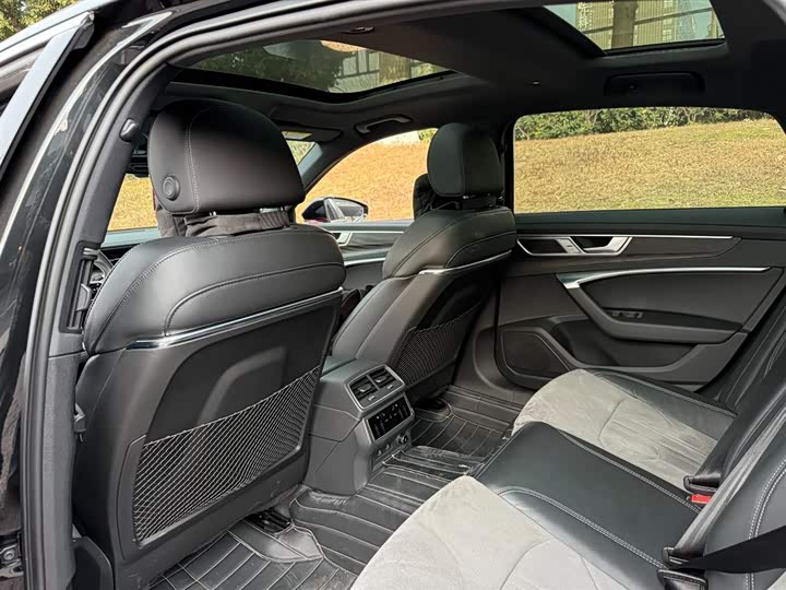 Фото 9 - Audi A6L