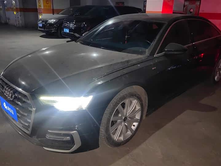 Фото 1 - Audi A6L