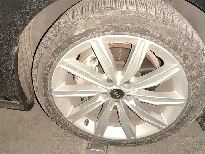 Фото 6 - Audi A6L