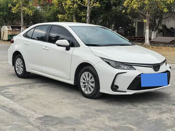 Фото 3 - Toyota Corolla