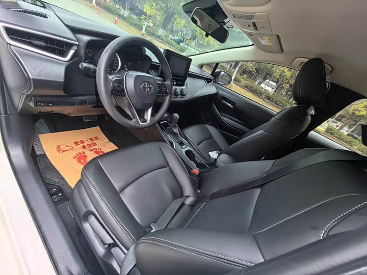 Фото 6 - Toyota Corolla