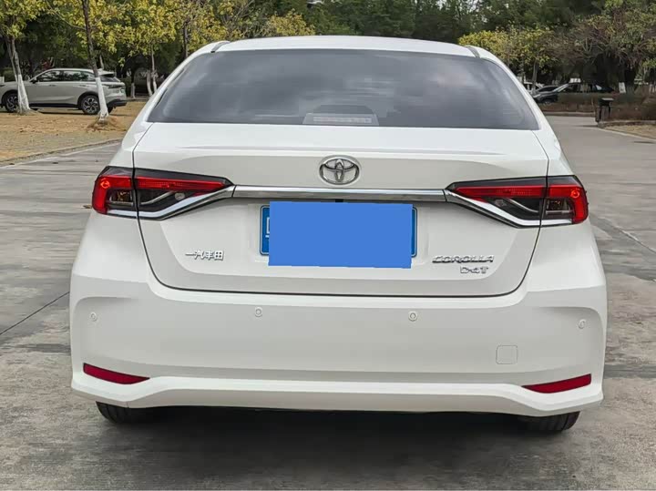 Фото 8 - Toyota Corolla