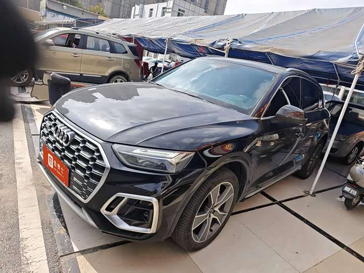 Фото 1 - Audi Q5L