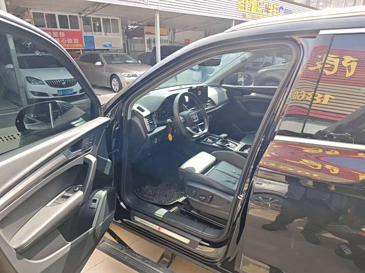 Фото 2 - Audi Q5L