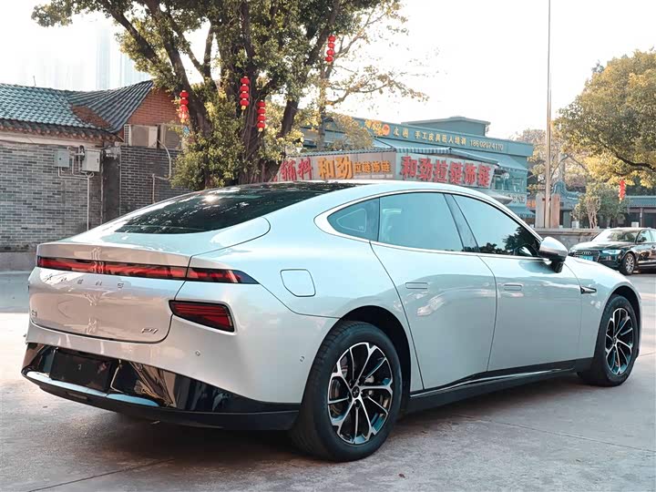 Фото 7 - XPeng P7