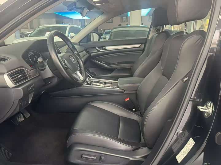 Фото 5 - Honda Accord