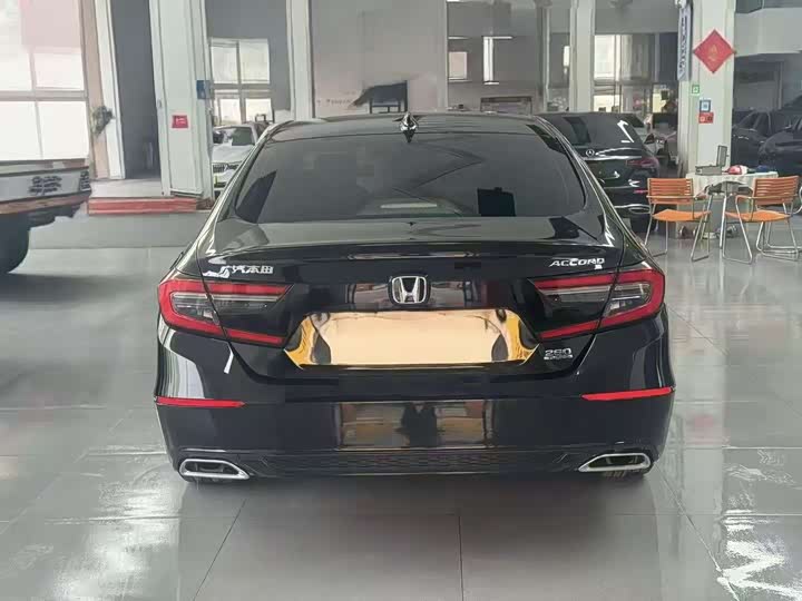 Фото 9 - Honda Accord