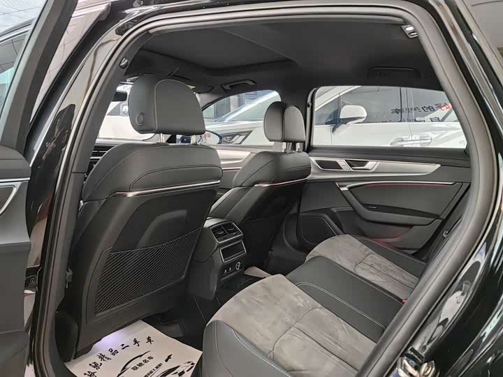 Фото 9 - Audi A6L