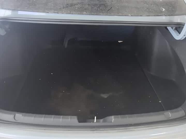 Фото 4 - Geely Preface