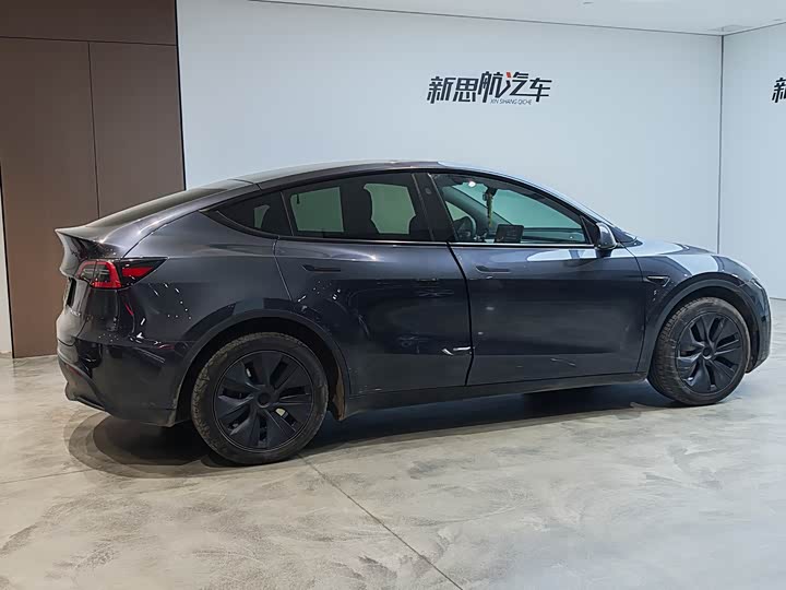 Фото 5 - Tesla Model Y