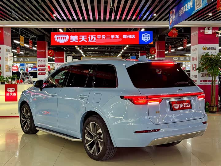 Фото 6 - LiXiang One