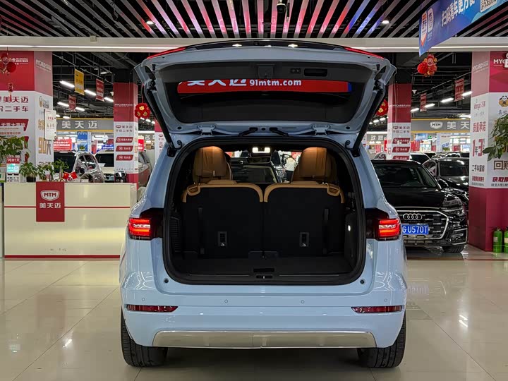 Фото 8 - LiXiang One