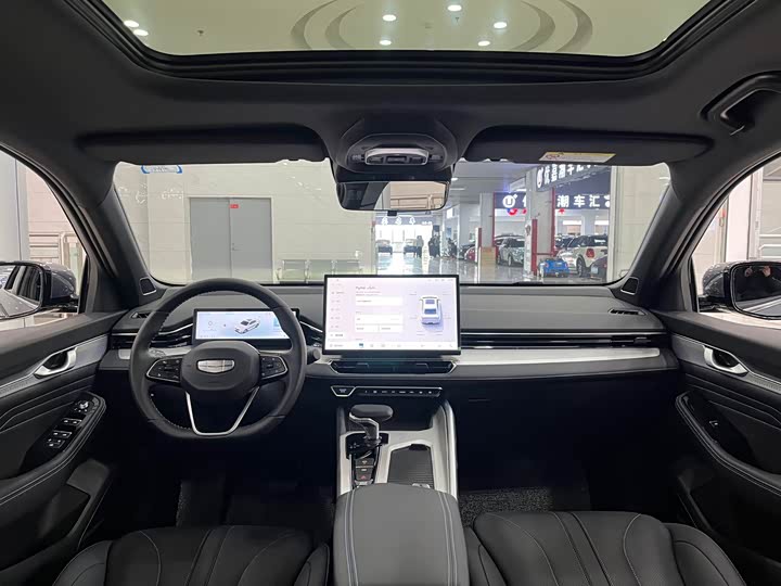 Photo 8 - Geely Preface