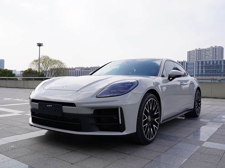 Фото 1 - Porsche Panamera