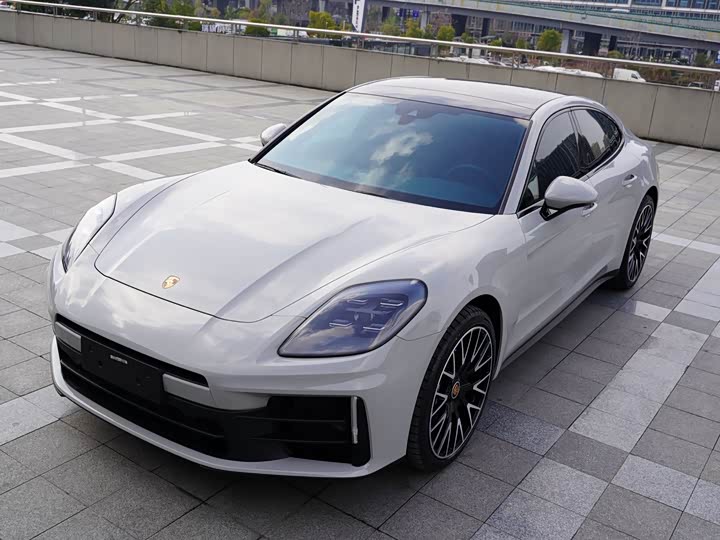 Фото 2 - Porsche Panamera
