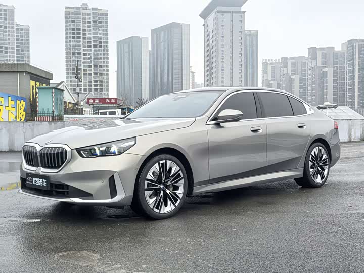 Фото 1 - BMW 5 Series