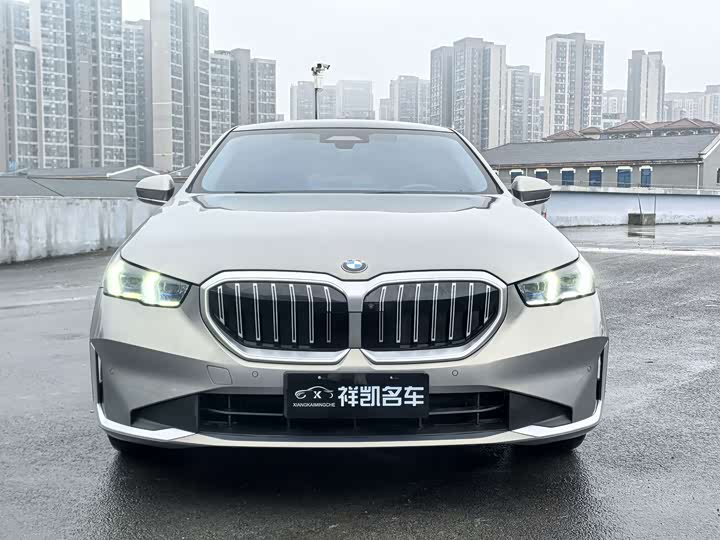 Фото 2 - BMW 5 Series