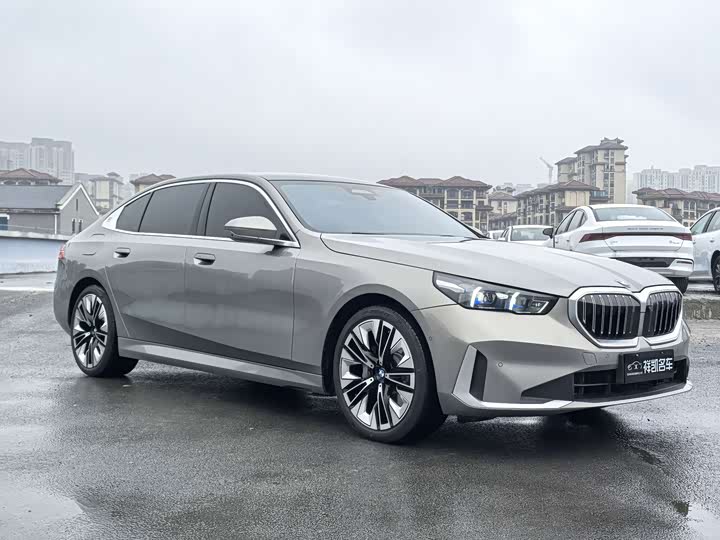 Фото 3 - BMW 5 Series