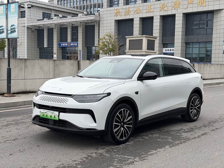 Фото 1 - Leapmotor C11