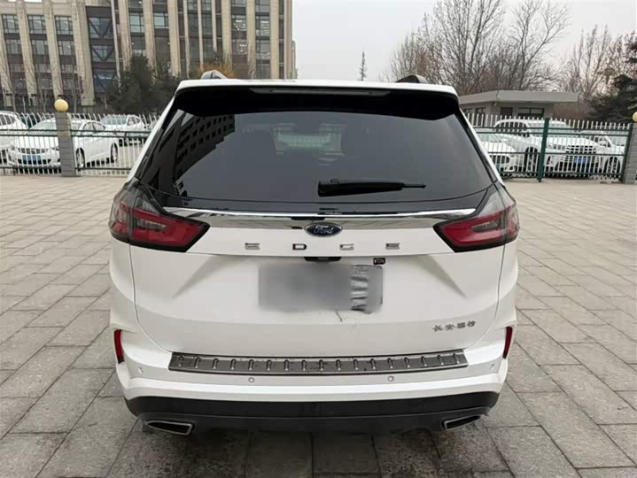 Фото 6 - Ford Edge