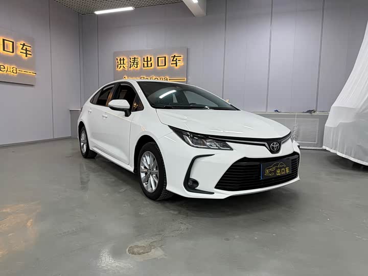 Фото 2 - Toyota Corolla