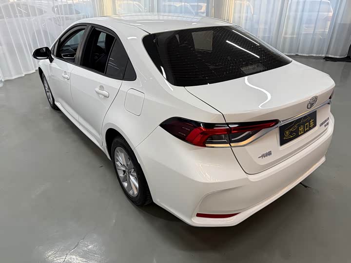 Фото 4 - Toyota Corolla