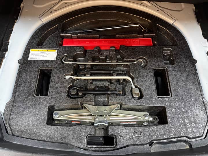 Фото 9 - Toyota Corolla