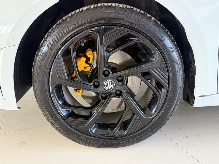 Фото 8 - MG Motor 6