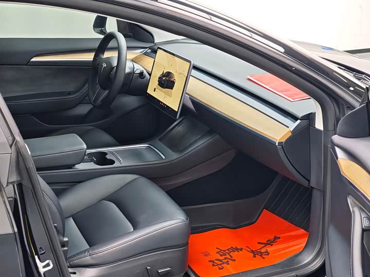 Фото 5 - Tesla Model 3