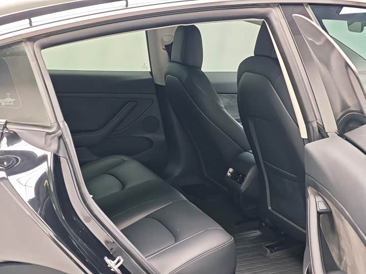 Фото 6 - Tesla Model 3