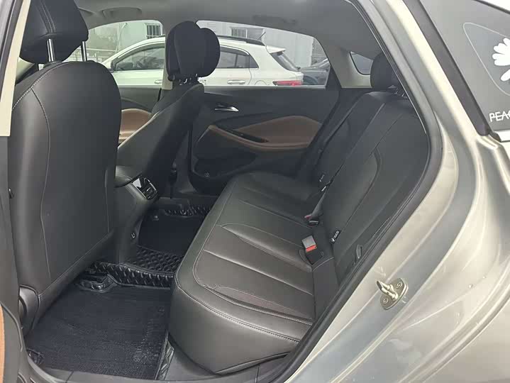 Фото 8 - Buick Verano