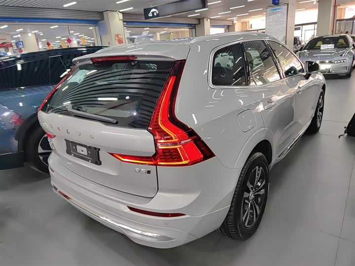 Фото 7 - Volvo XC60