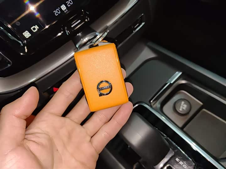 Фото 9 - Volvo XC60