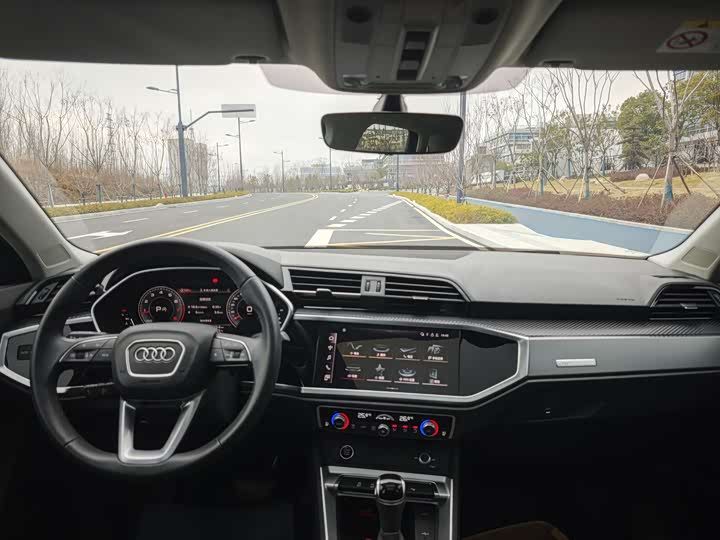 Фото 4 - Audi Q3