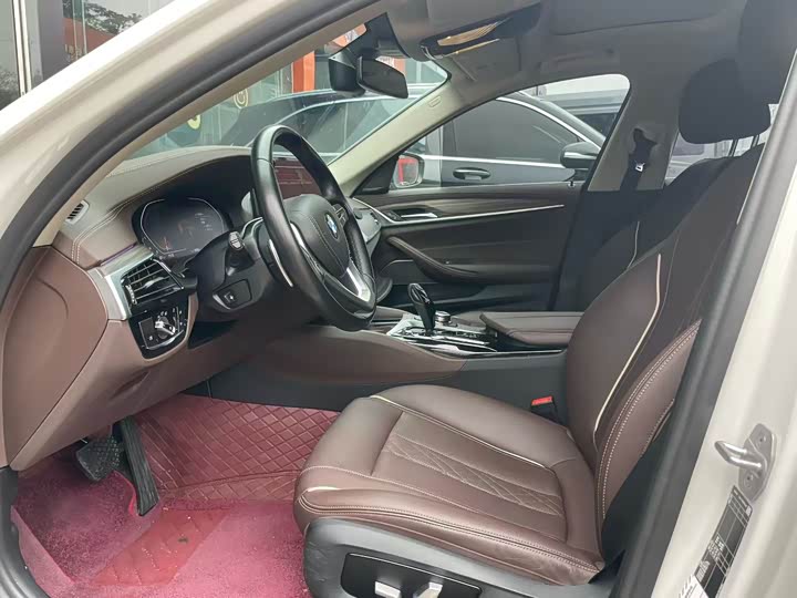 Фото 3 - BMW 5 Series