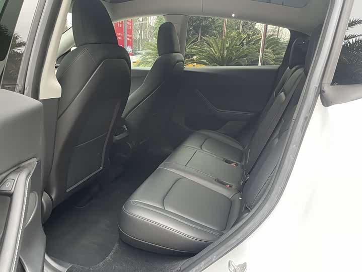 Фото 8 - Tesla Model Y