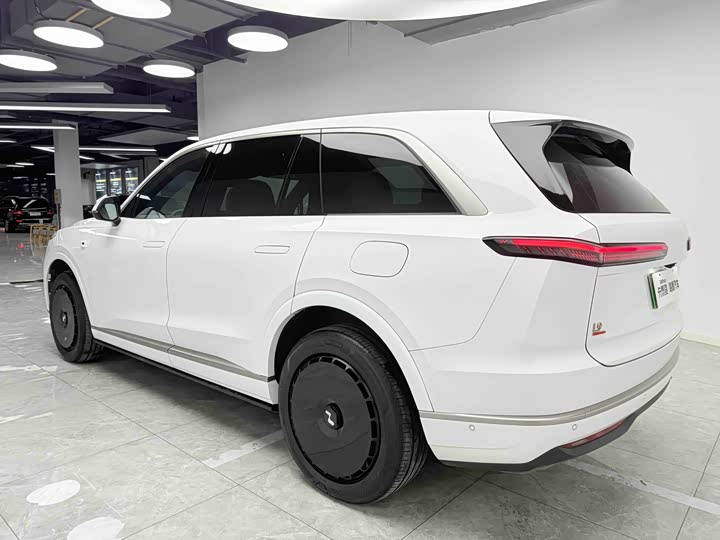 Фото 4 - Nio Onvo L90