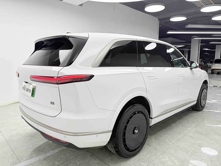 Фото 6 - Nio Onvo L90