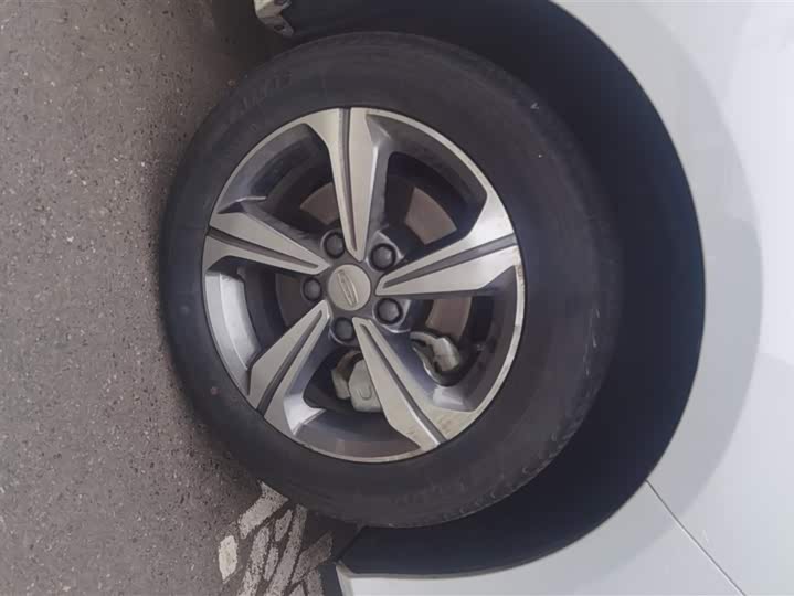 Фото 6 - Geely Emgrand L Hi·P Hybrid