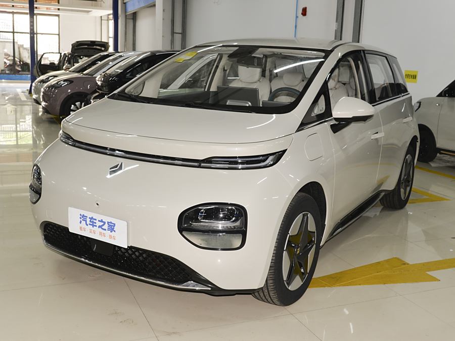 Фото 1 - Baojun Yunduo