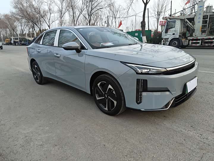 Фото 3 - Geely Galaxy L6