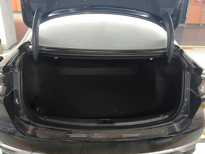 Фото 4 - Ford Mondeo