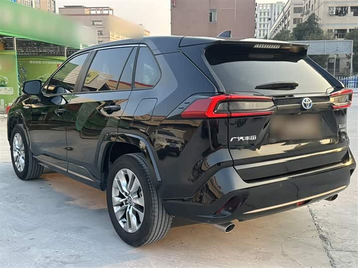 Фото 4 - Toyota Wildlander