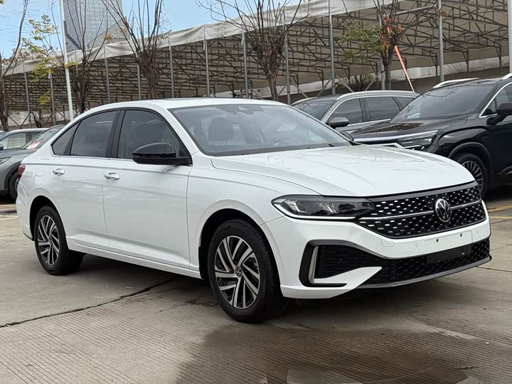 Фото 3 - Volkswagen Lavida